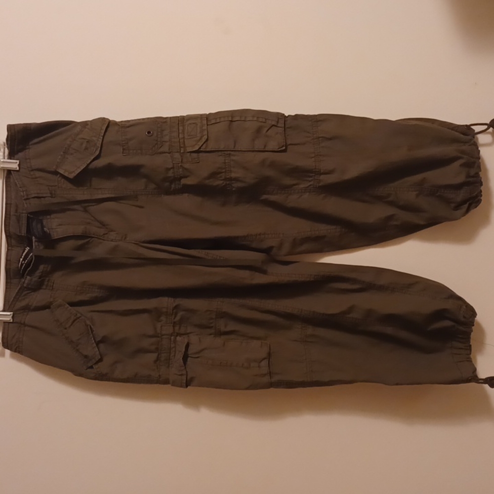 Normakamali olive green crops pants size 12